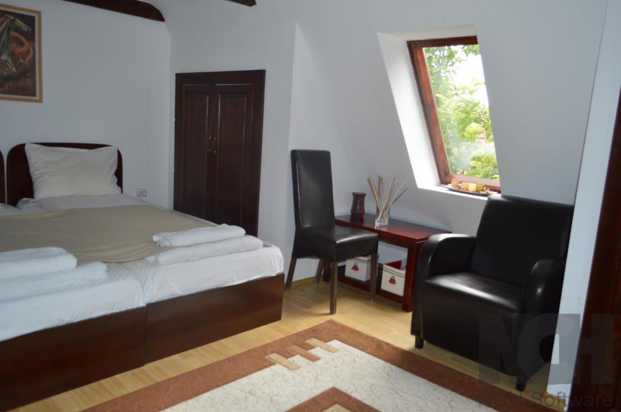 La Mos Pavel Hotel Noslac Buitenkant foto